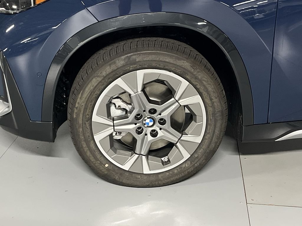 Used 2026 Blue BMW xDrive28i image 10