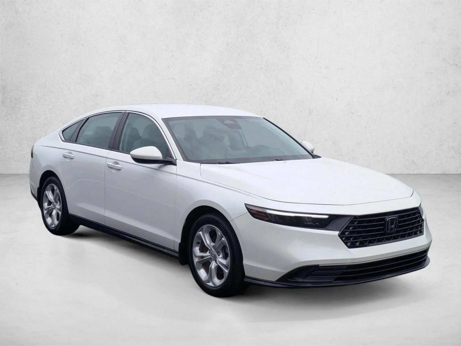 Used 2023 Platinum White Pearl Honda LX image 3