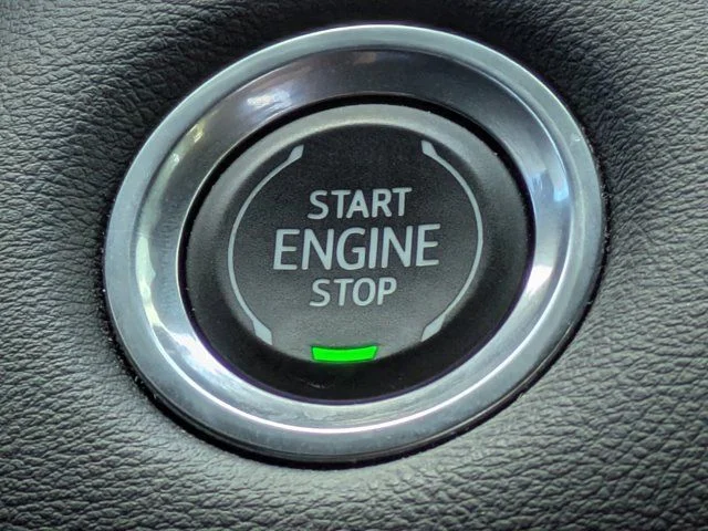 Used 2023 Summit White GMC Elevation image 29