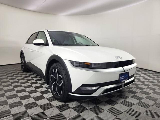 Certified Used 2024 White Hyundai SE image 7