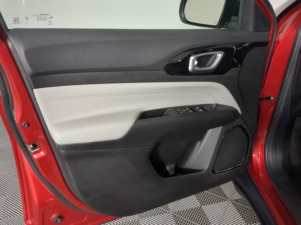 2025 Jeep Compass Limited - Photo 11
