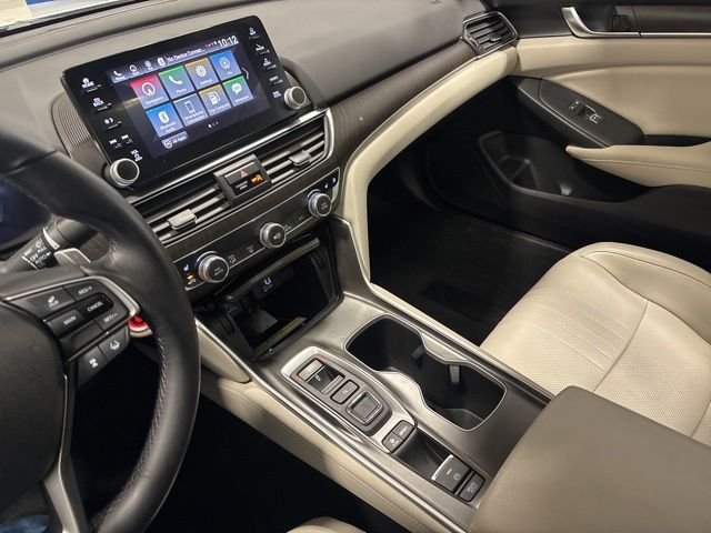 Used 2018 Platinum White Pearl Honda Touring 2.0T image 25