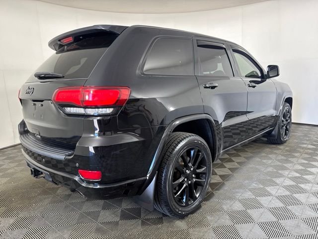 Used 2021 Diamond Black Jeep Laredo X image 3
