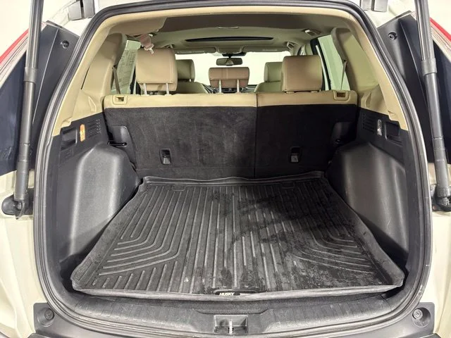 Used 2017 White Honda EX-L image 19