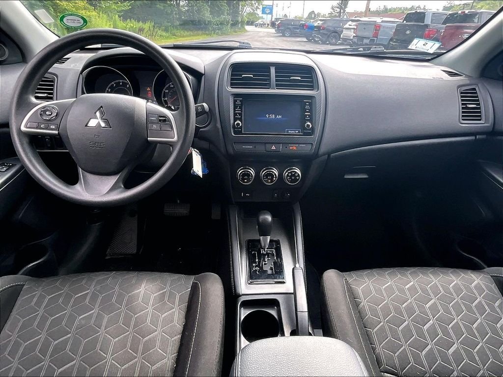 Used 2025 Alloy Silver Metallic Mitsubishi  image 21