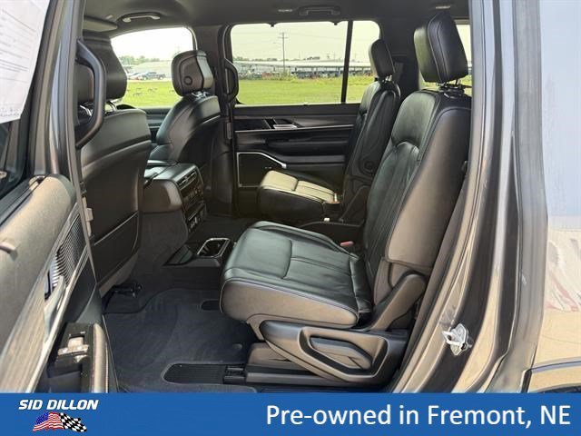 Used 2024 Baltic Gray Metallic Clearcoat Jeep Series III image 9