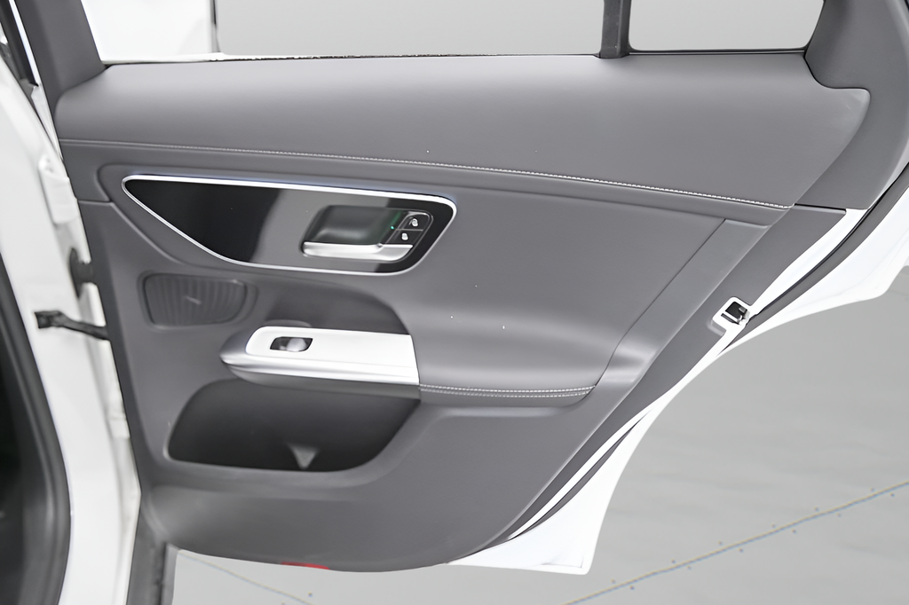 2024 Mercedes-Benz GLC GLC 300 - Photo 44
