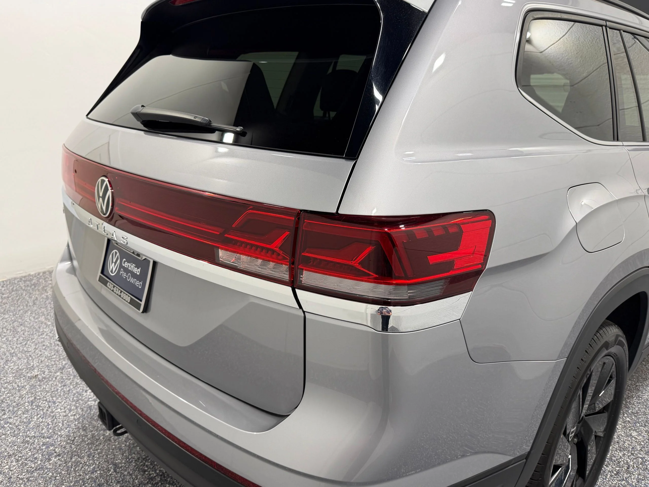 Certified Used 2024 Silver Volkswagen 2.0T SE w/Technology image 17