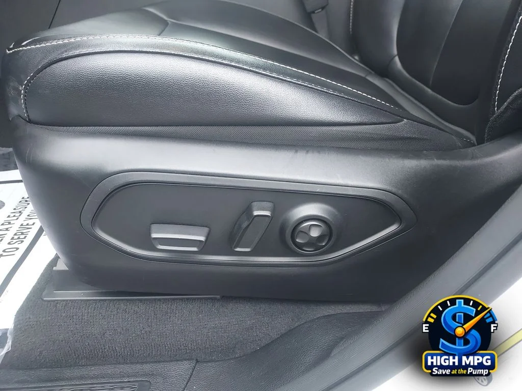 Used 2024 White Jeep 4xe image 10