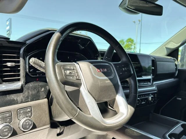 Used 2024 White GMC SLT image 35