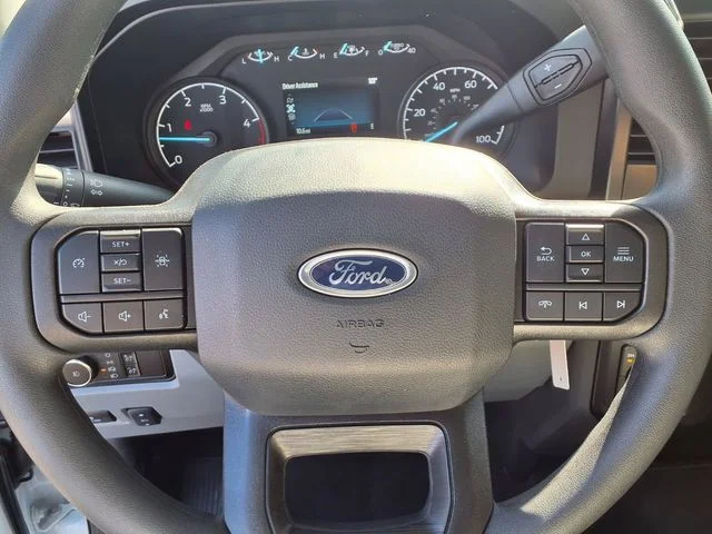 2025 Ford F-450 Super Duty Chassis Cab XLT - Photo 16