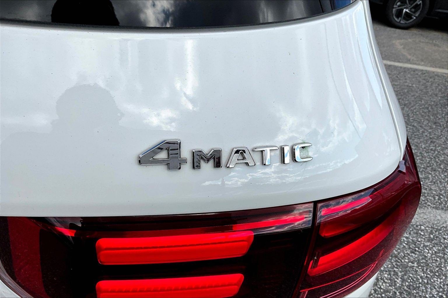 Used 2024 White Mercedes-Benz GLB 250 image 21