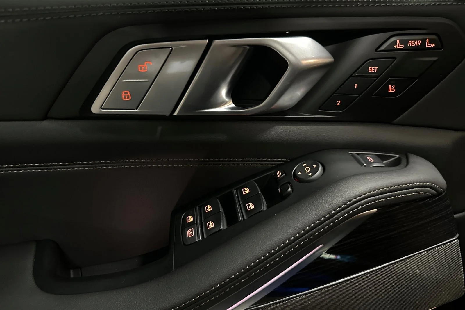 New 2027 Marina Bay Blue Metallic BMW M60i image 10