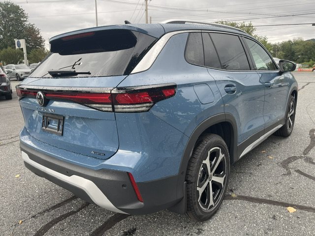 New 2026 Monterey Blue Pearl Volkswagen 2.0T SE image 3