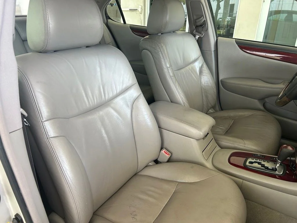 Used 2002  Lexus 300 image 23