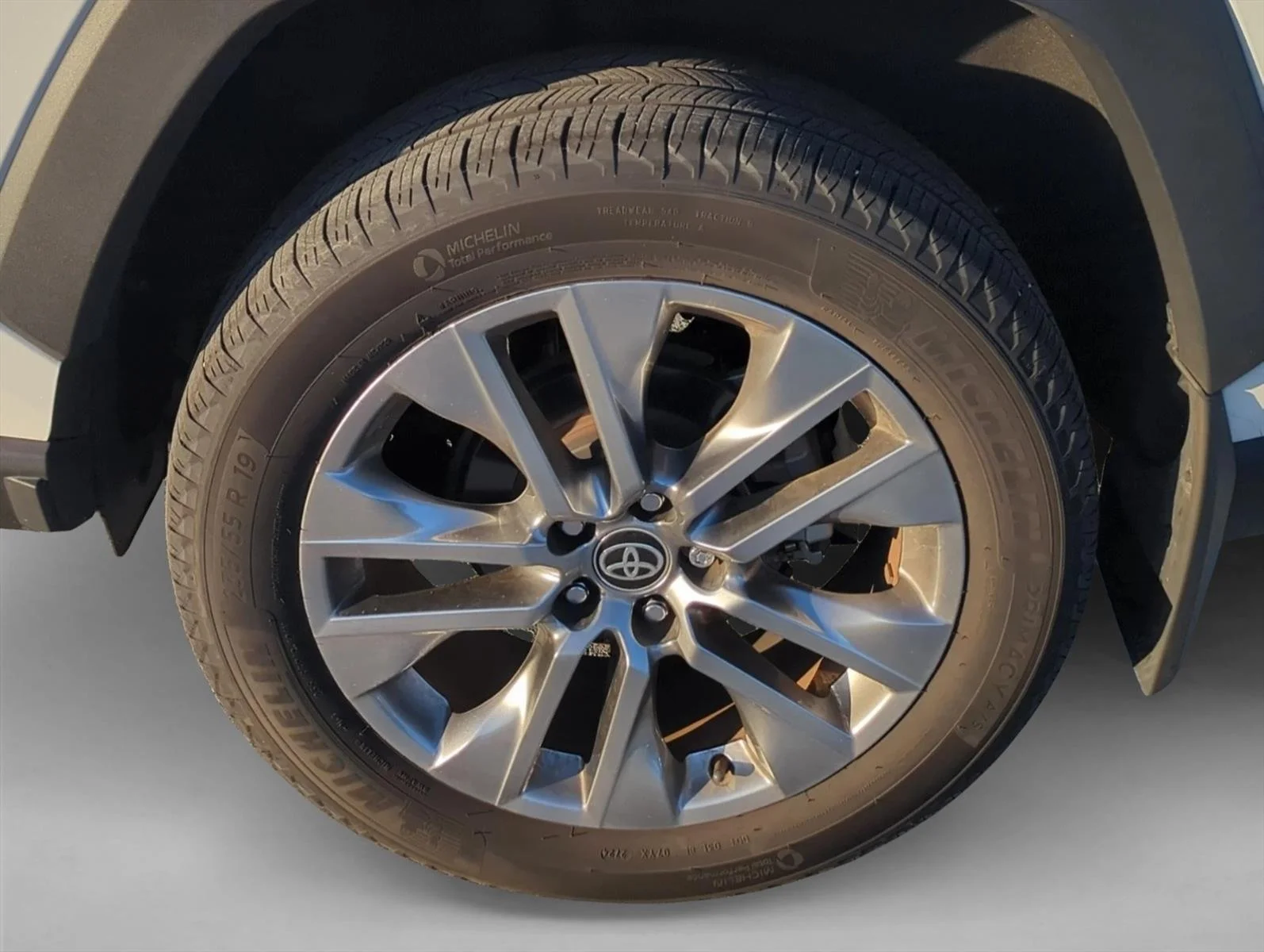 Used 2024 Wind Chill Pearl Toyota XLE Premium image 7