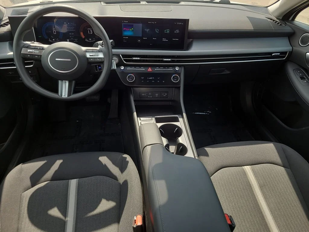 Used 2026 White Hyundai Blue image 15