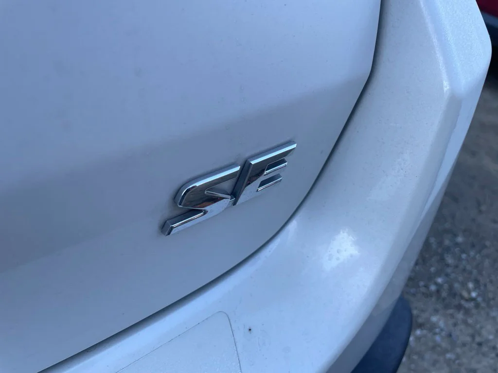Used 2019  Toyota  image 8