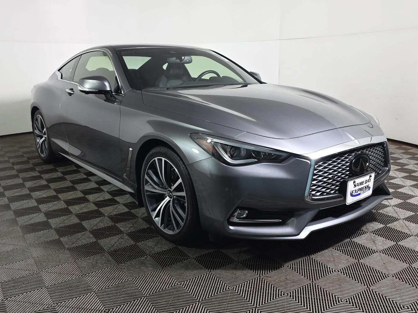 Used 2022 Graphite Shadow INFINITI LUXE image 8