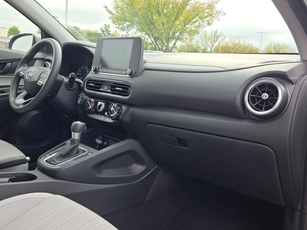 Used 2022 Thunder Gray Hyundai SEL image 5