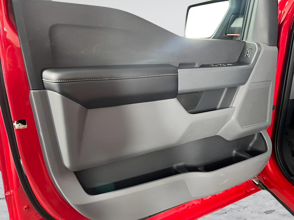 Used 2023  Ford XLT image 9