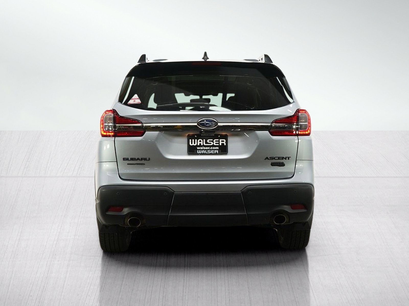 Used 2022 Ice Silver Metallic Subaru Onyx Edition image 4