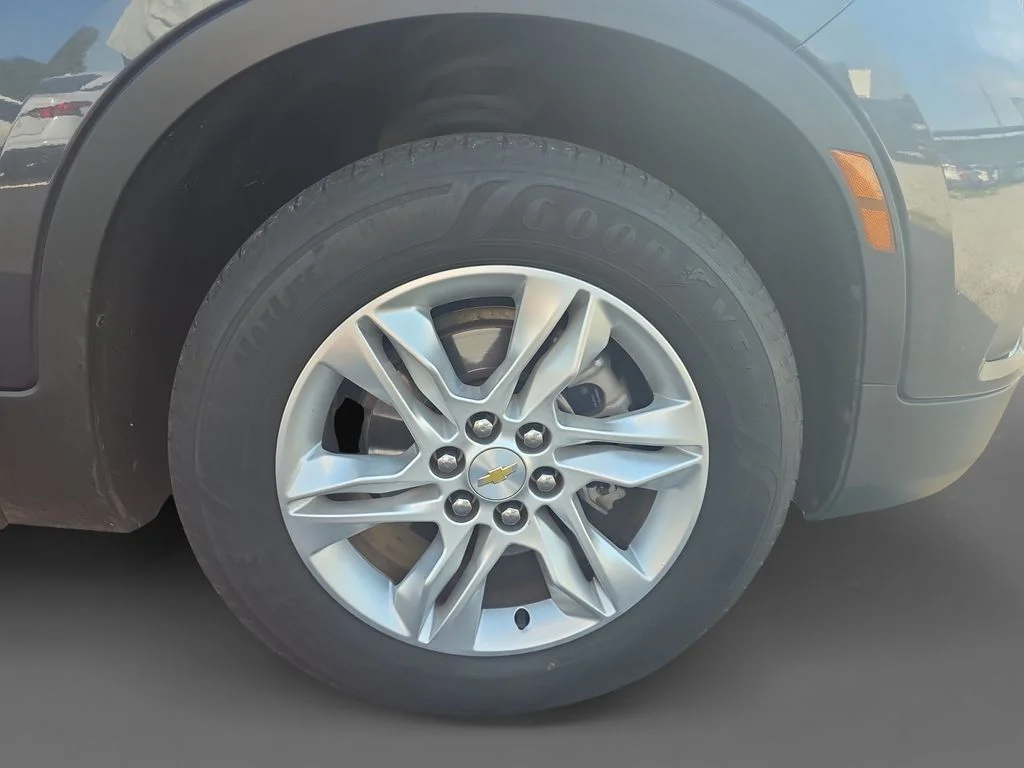 Used 2021 Iron Gray Metallic Chevrolet LT image 10