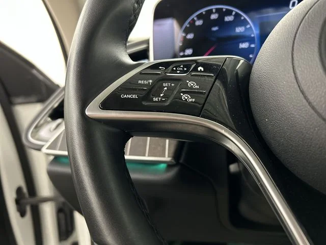 2025 Mercedes-Benz E-Class E350 - Photo 11