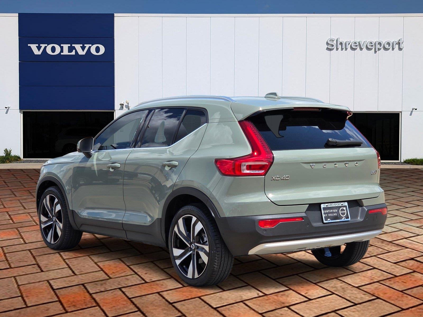 Used 2023 Sage Green Metallic Volvo Plus Bright Theme image 6