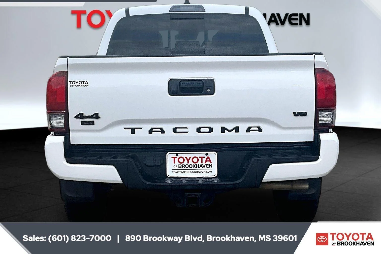 Used 2023 Ice Cap Toyota SR image 4