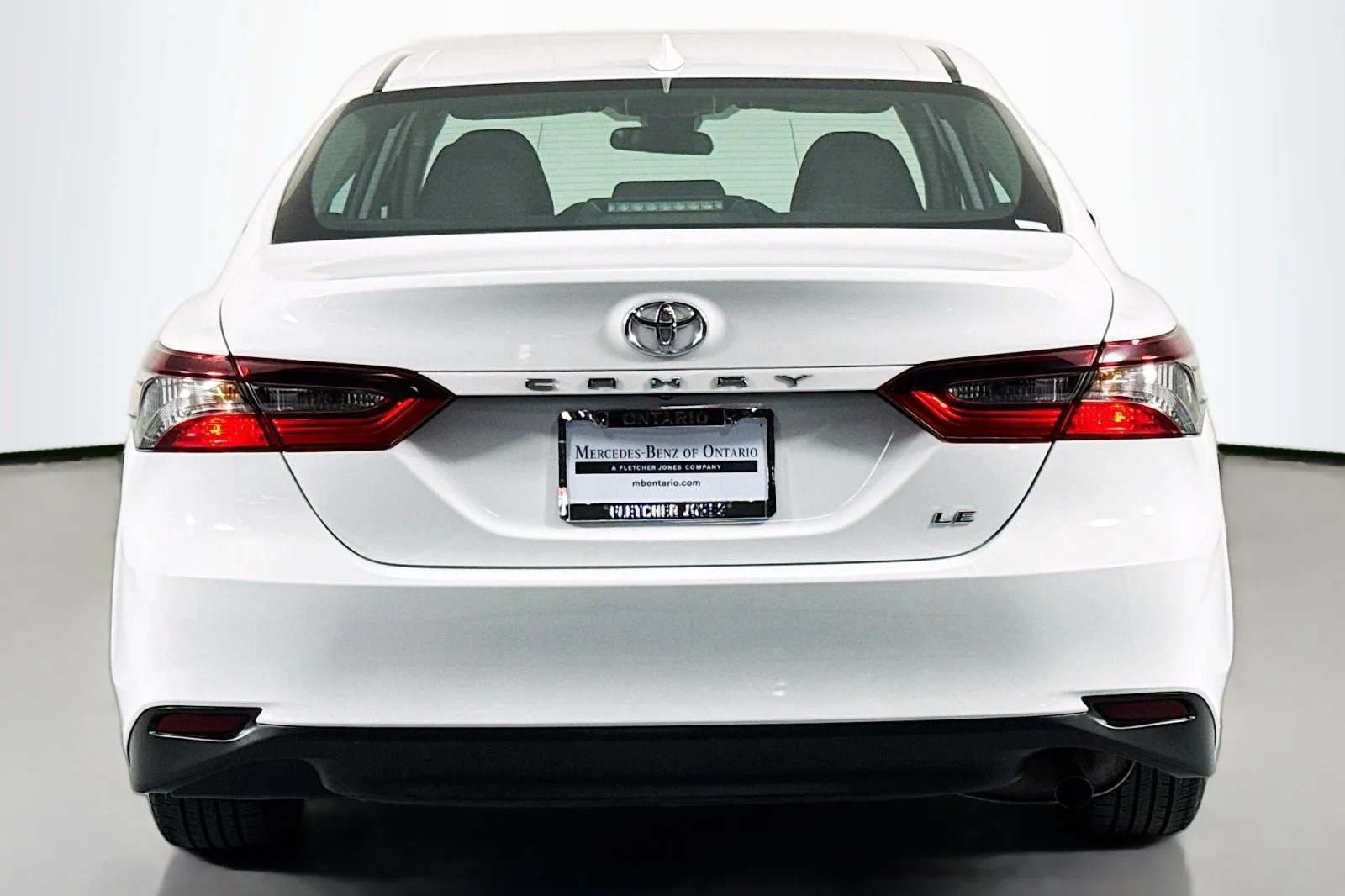 Used 2023 Ice Cap Toyota LE image 3