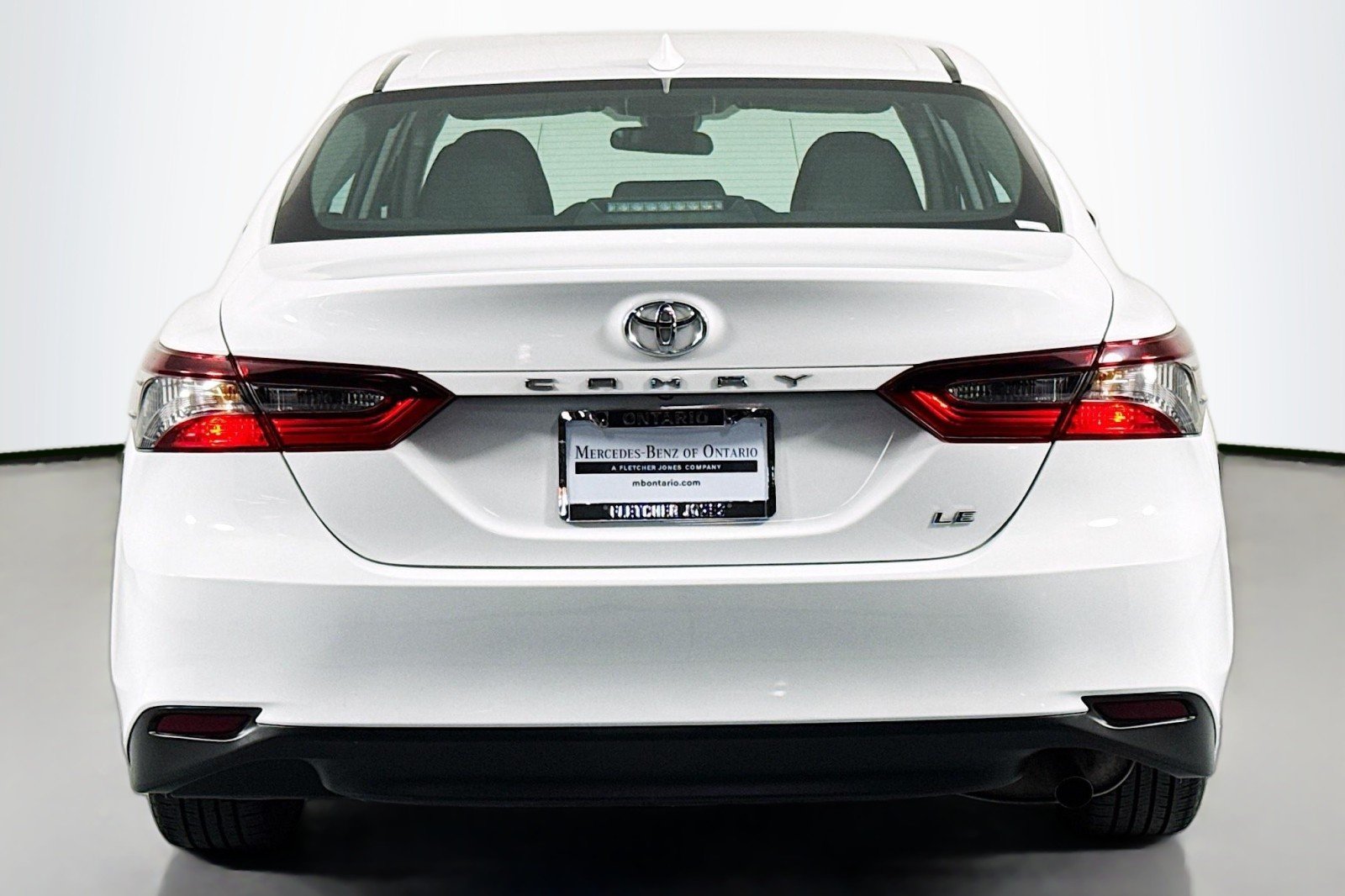 Used 2023 Ice Cap Toyota LE image 3
