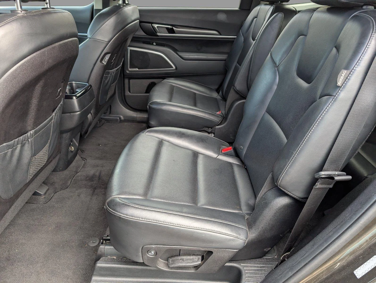 Used 2025 Dark Moss Kia S image 33