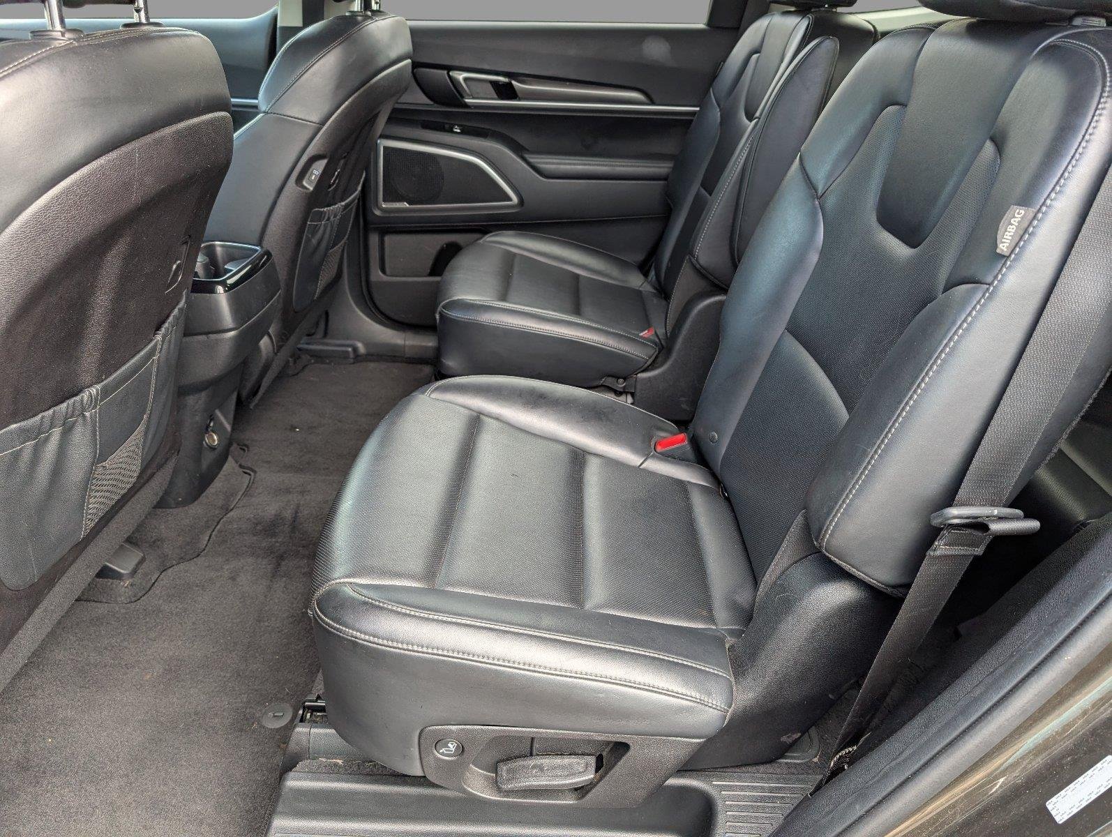 Used 2025 Dark Moss Kia S image 33