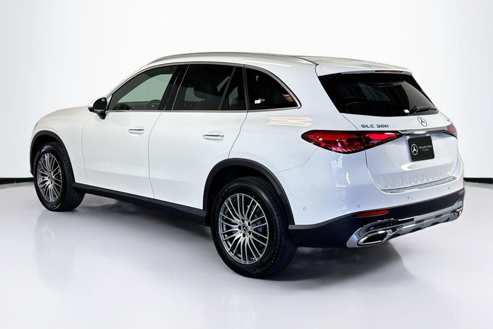 New 2026 Black Mercedes-Benz GLC 300 image 7