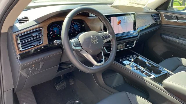 2026 Volkswagen Atlas SE w/Tech - Photo 11
