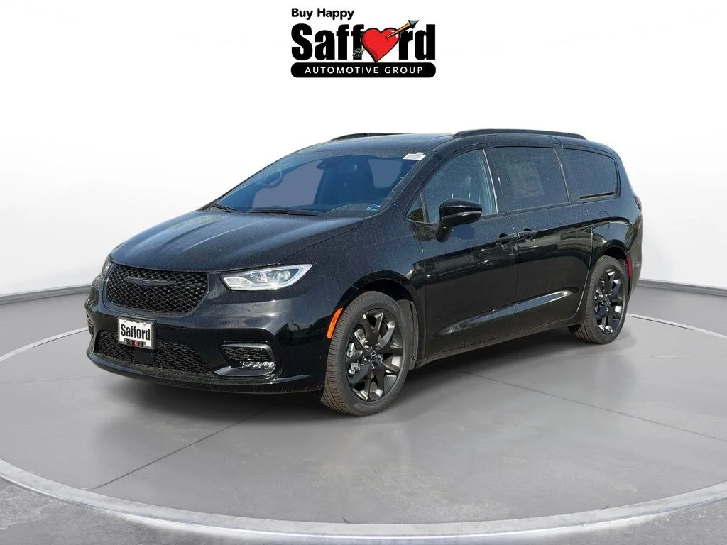 2026 Chrysler Pacifica Select's photo