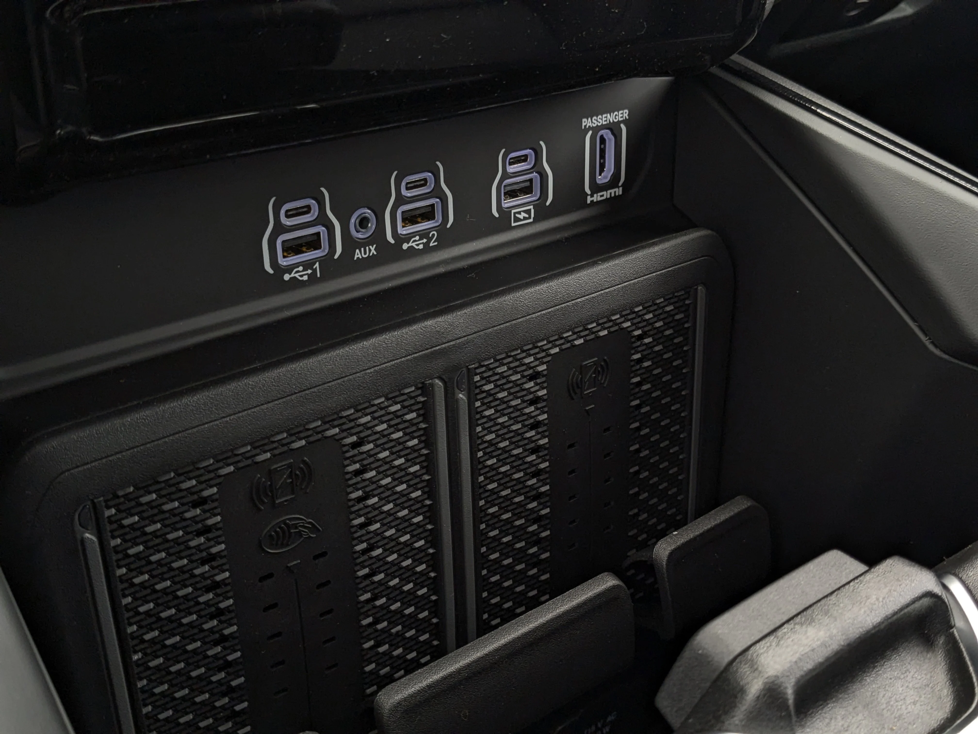 New 2026 White RAM Sport - - Night Edition - Sport Lvl 1 Grp - 5.7L HEMI V8 eTorque - Pano Sunroof & More image 29