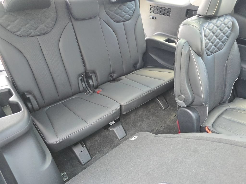 Used 2022 Abyss Black Pearl Hyundai Limited image 5