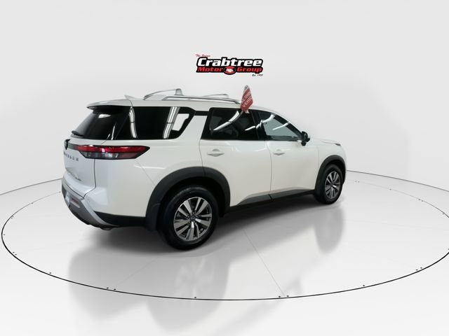 Used 2023 White Nissan SL image 7