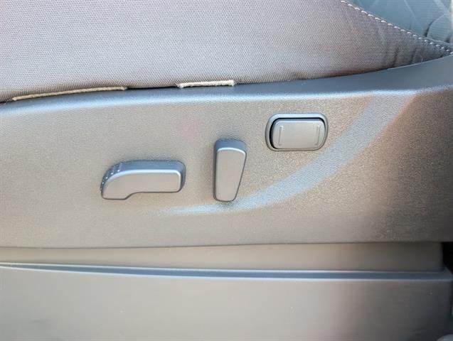 New 2026 Glacier White Nissan Crew Cab SV image 15