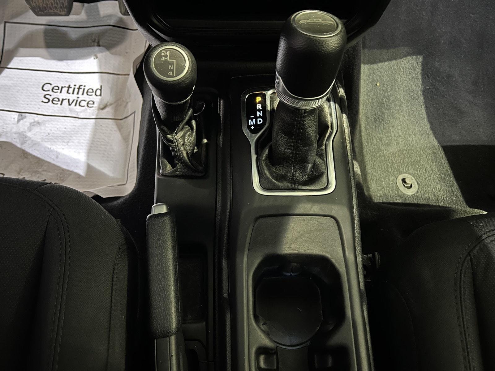Used 2022  Jeep Altitude image 24
