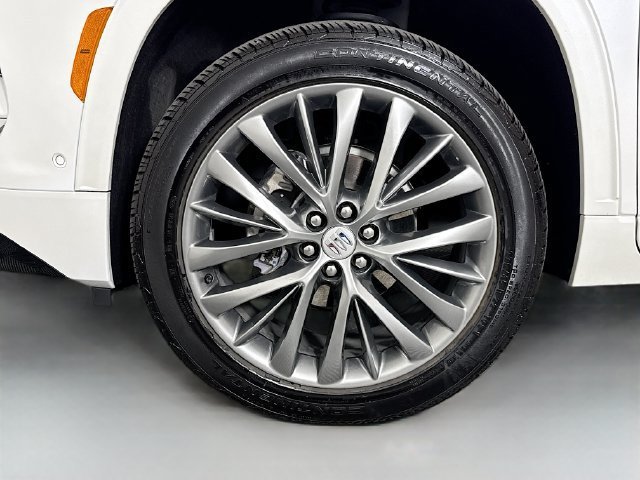 Used 2025 White Frost Tricoat Buick Avenir image 34