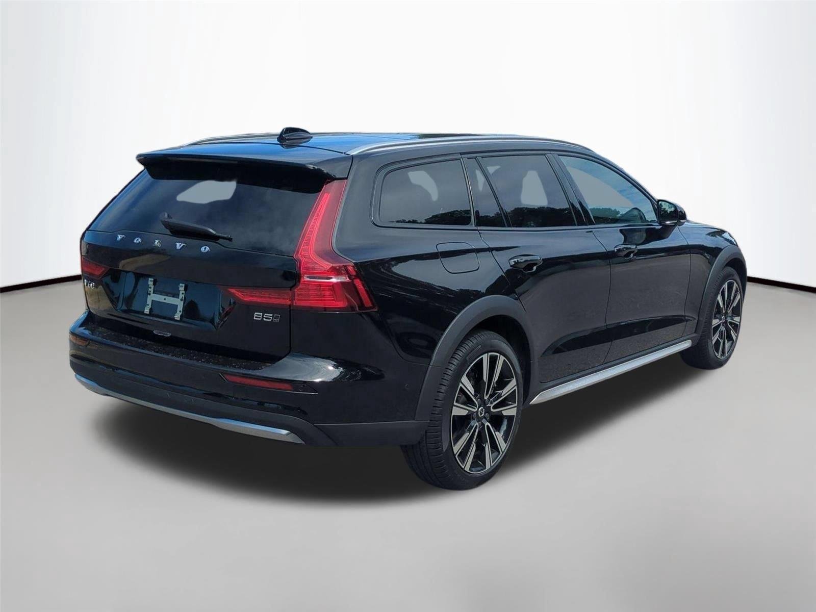 Used 2026 Onyx Black Metallic Volvo Ultra image 5