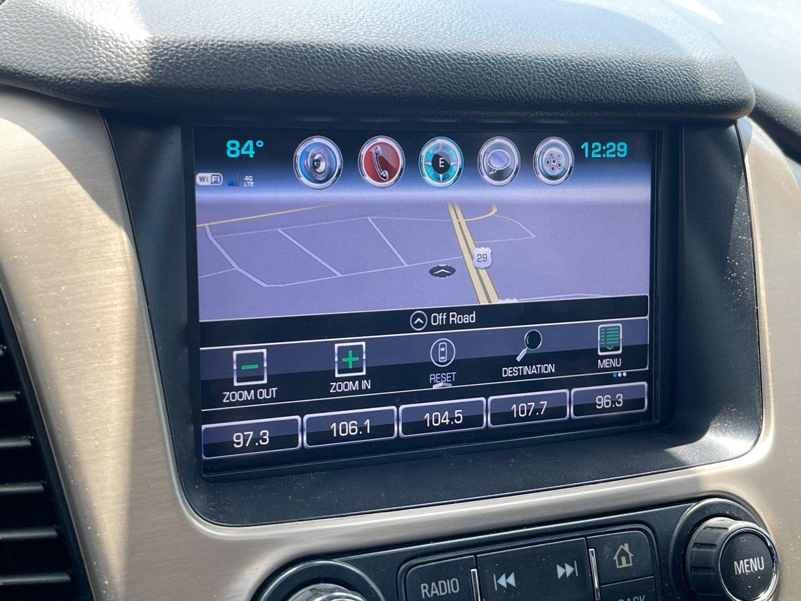 Used 2017 White Frost Tricoat GMC Denali image 25