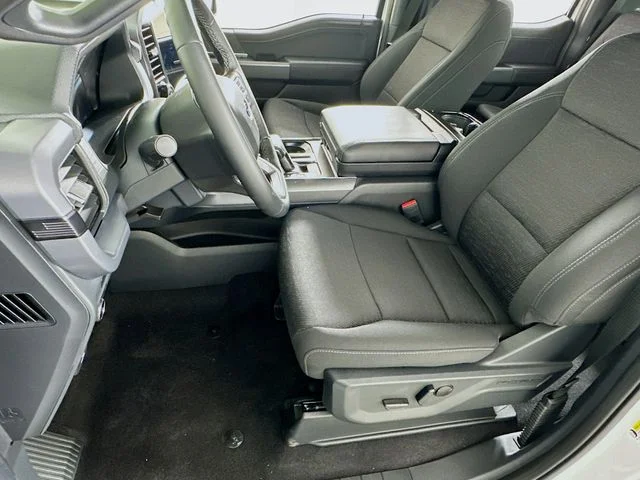 New 2026 White Ford XLT image 9