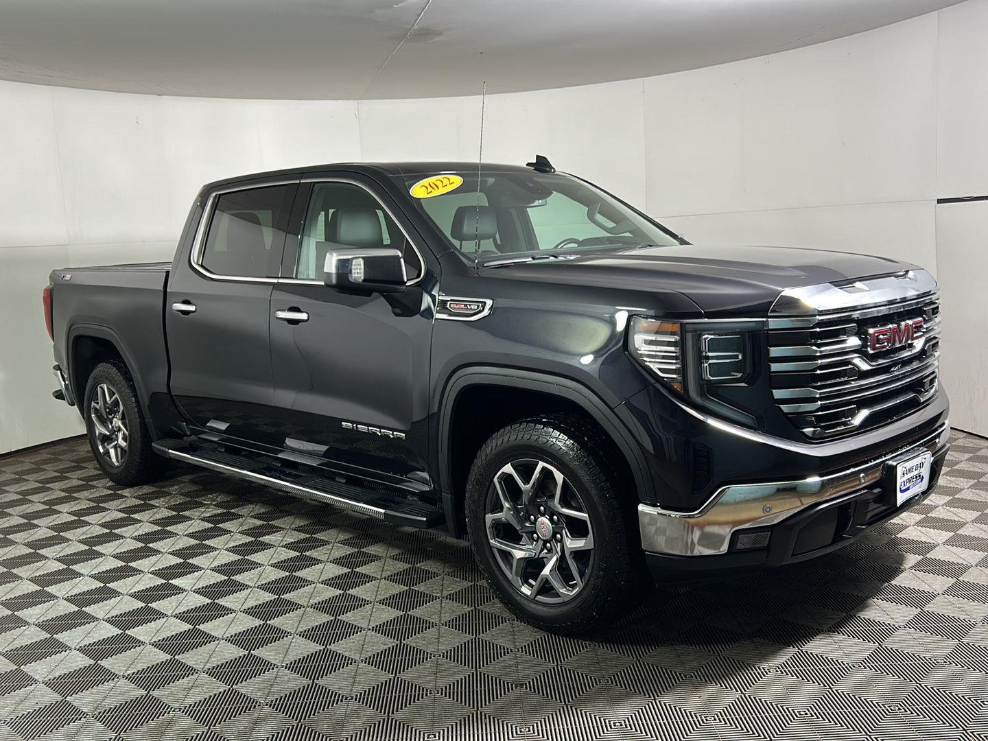 Used 2022 Titanium Rush Metallic GMC SLT image 5