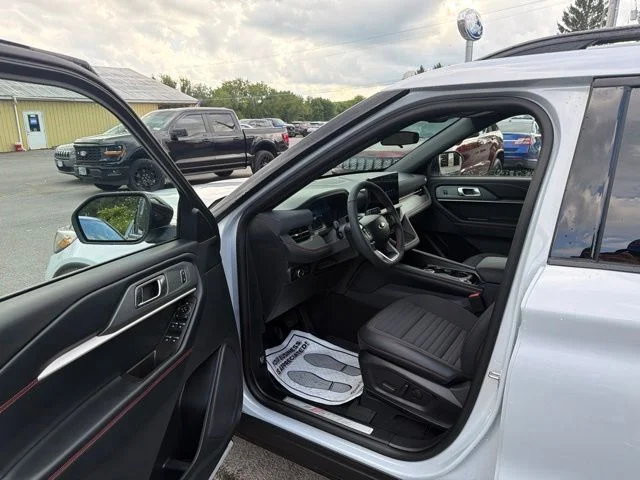 New 2026 Space White Metallic Ford ST-Line image 19