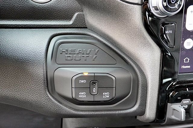 New 2026 Bright White Clear-Coat Exterior Paint RAM Tradesman image 37