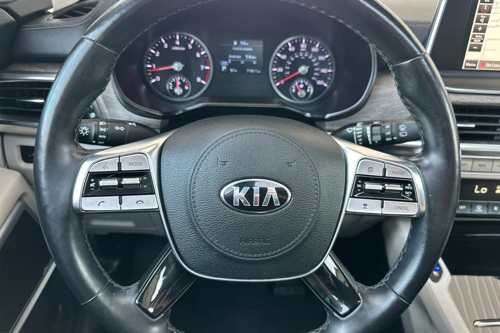 Used 2020 White Kia EX image 27